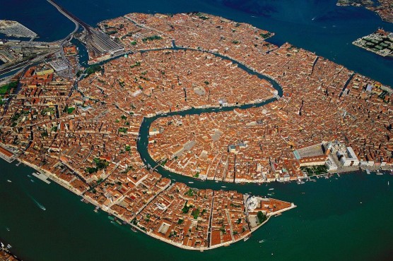 صورة جوية لمدينة البندقية فينيسيا الايطالية
